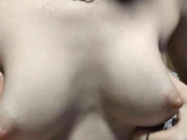 NellieKlingelhoefer webcam
