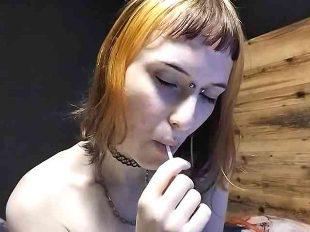NellieKlingelhoefer webcam