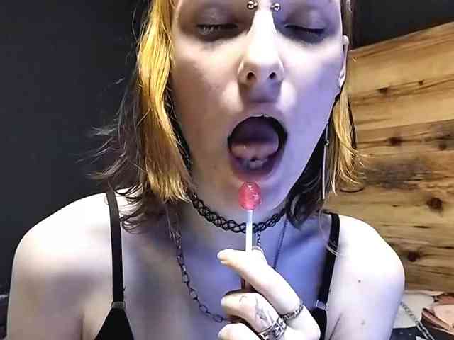 NellieKlingelhoefer webcam