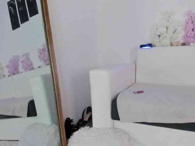 HoneyKissy webcam
