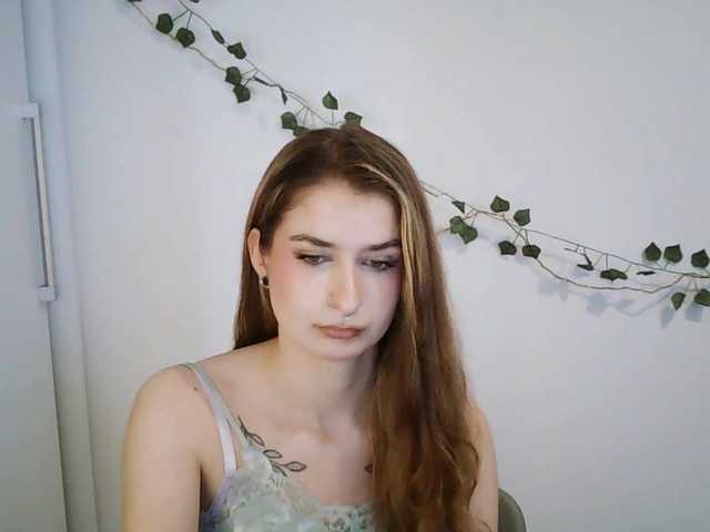 HotNina19 from BongaCams