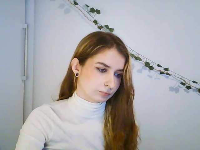 HotNina19 from BongaCams
