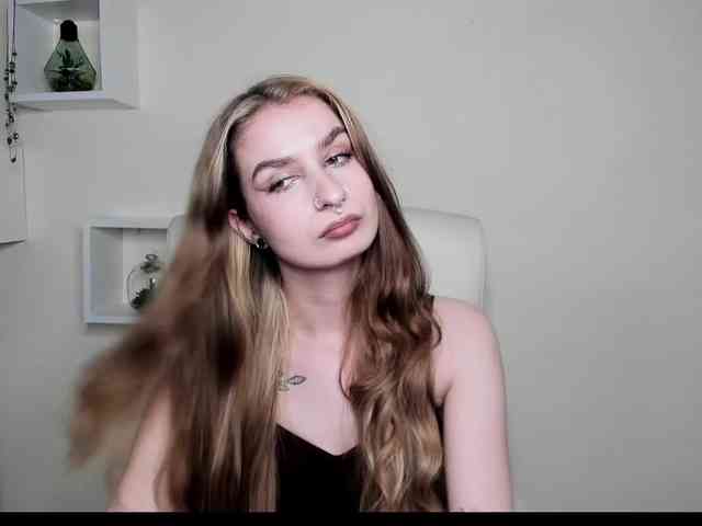 HotNina19