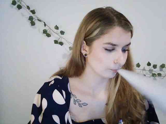 HotNina19 webcam