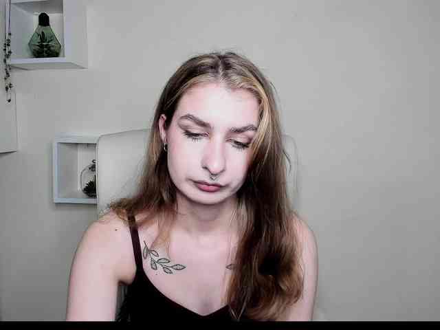 HotNina19