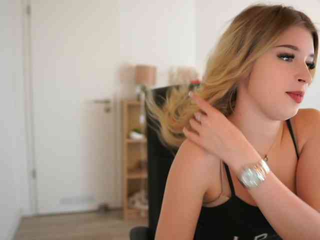peachyliana webcam