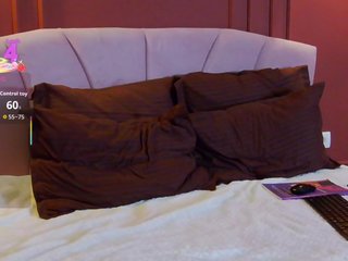 OliviaBliss Porn Show