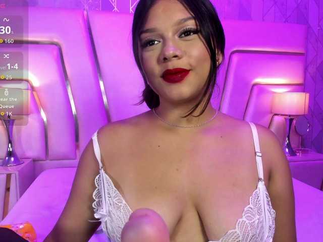 HatsaJones from BongaCams