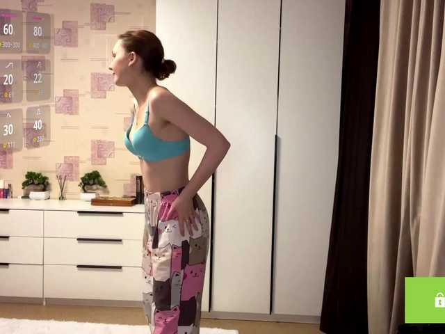 MaxieDungy's BongaCams show and profile