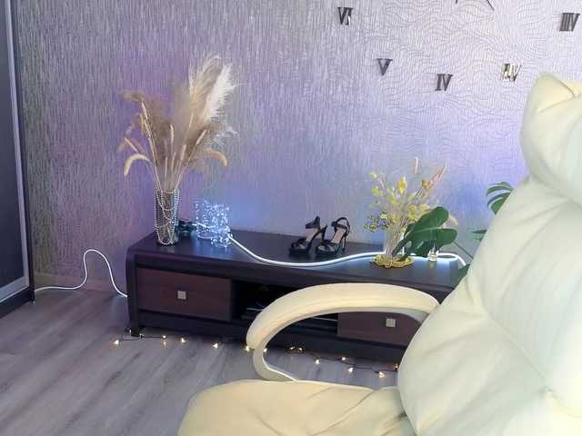 NikaStill's BongaCams show and profile