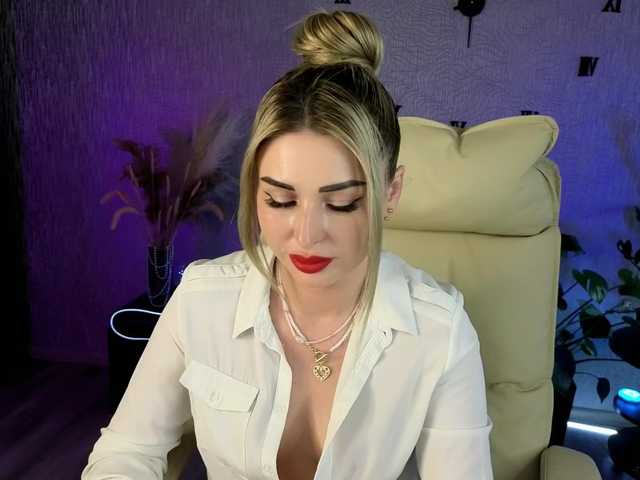 NikaStill's BongaCams show and profile