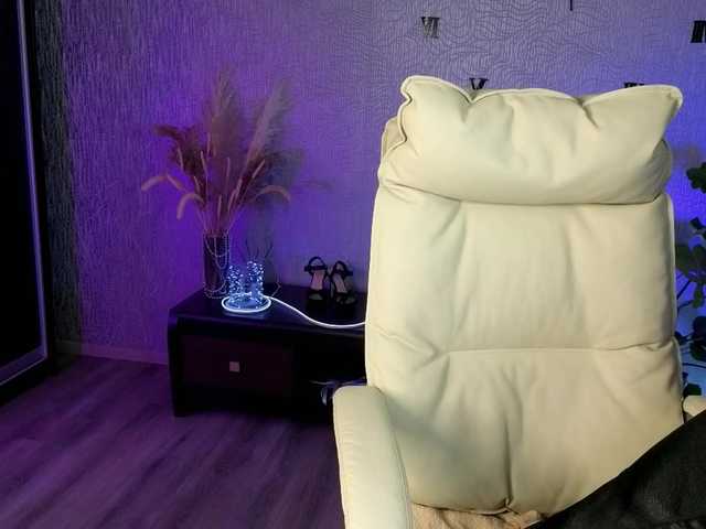 NikaStill's BongaCams show and profile