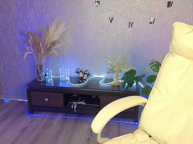 NikaStill's BongaCams show and profile