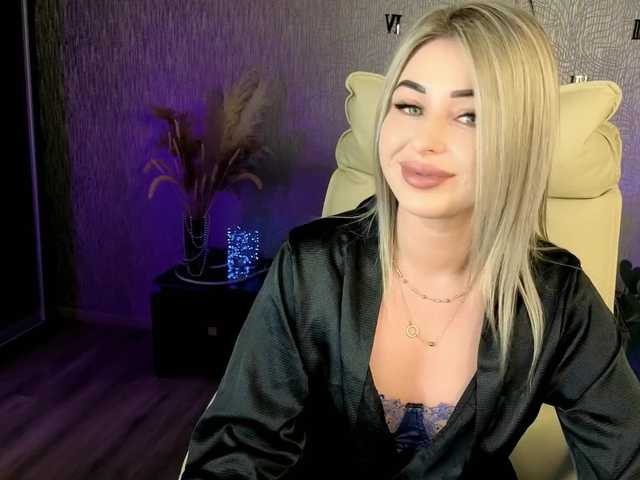 NikaStill's BongaCams show and profile