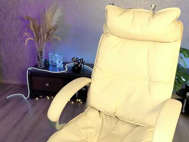 NikaStill's BongaCams show and profile