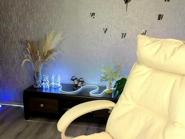 NikaStill's BongaCams show and profile