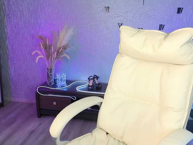 NikaStill's BongaCams show and profile