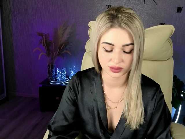 NikaStill's BongaCams show and profile