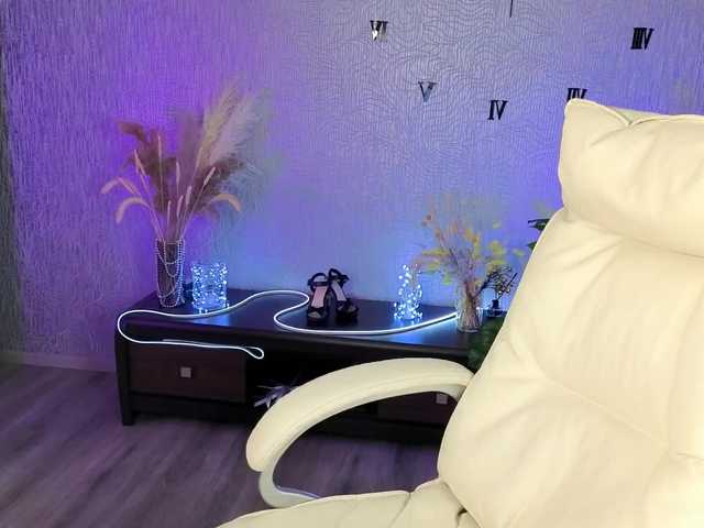 NikaStill's BongaCams show and profile