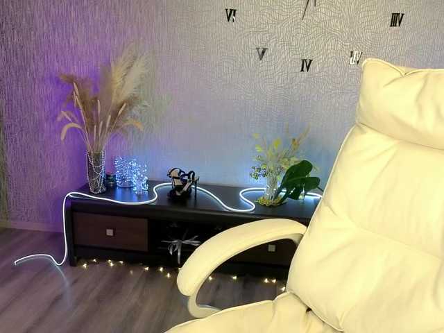 NikaStill's BongaCams show and profile