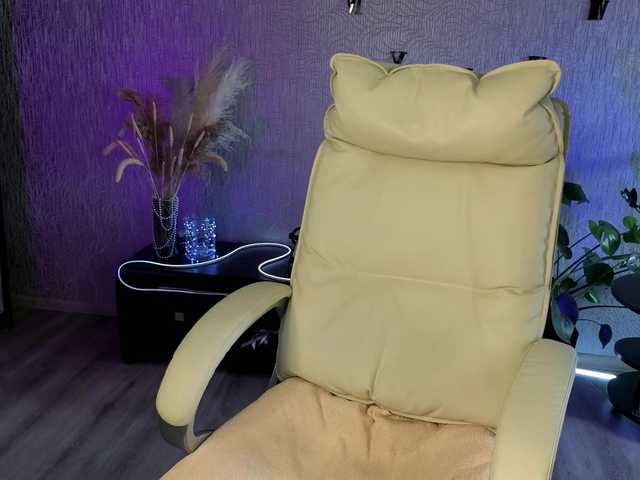 NikaStill's BongaCams show and profile