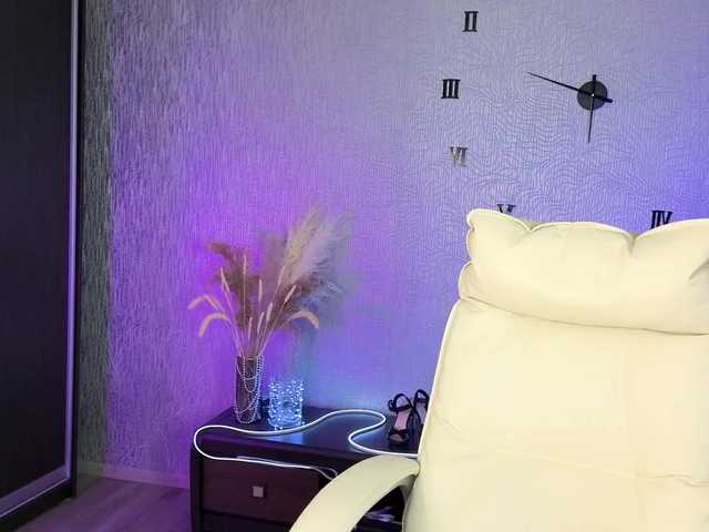 NikaStill's BongaCams show and profile