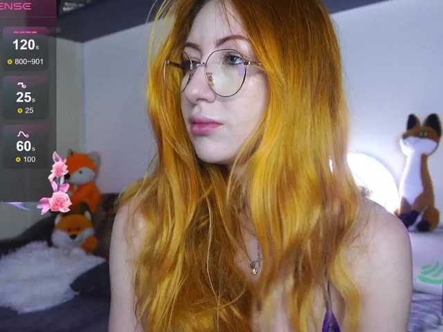 Daddyslittleslutfox's BongaCams show and profile