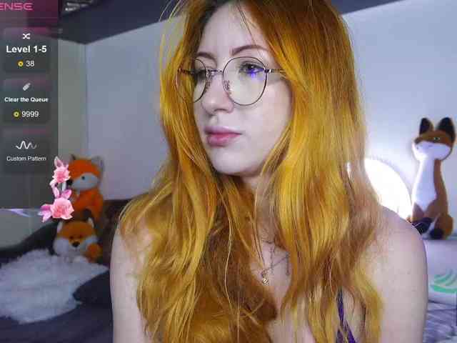 Daddyslittleslutfox webcam