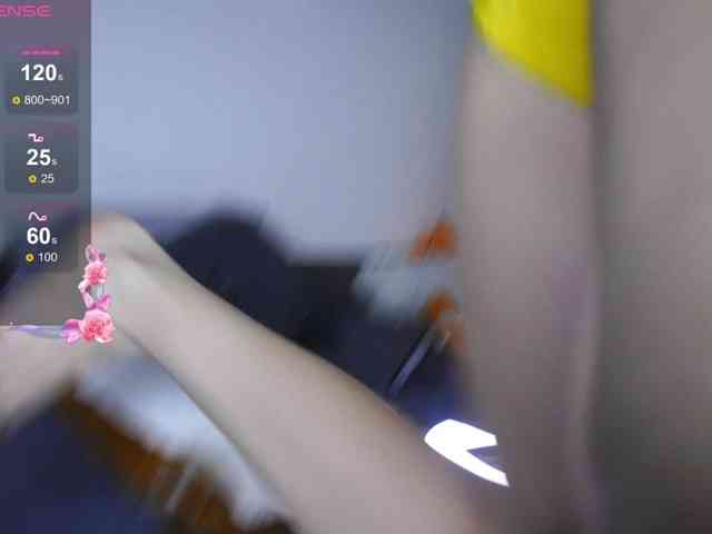 Daddyslittleslutfox webcam