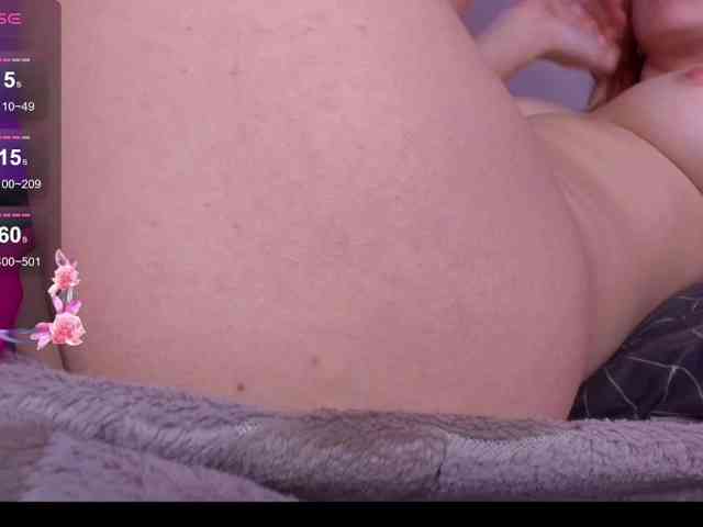 Daddyslittleslutfox webcam