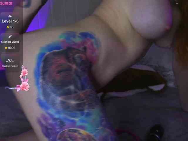 Daddyslittleslutfox webcam