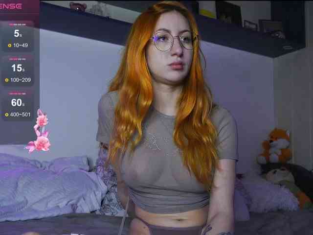 Daddyslittleslutfox webcam