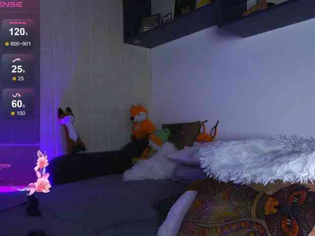 Daddyslittleslutfox webcam