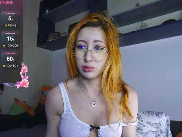 Daddyslittleslutfox webcam