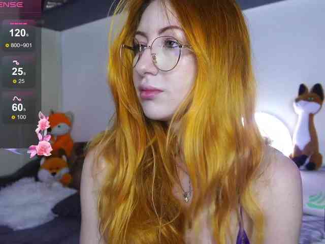 Daddyslittleslutfox webcam