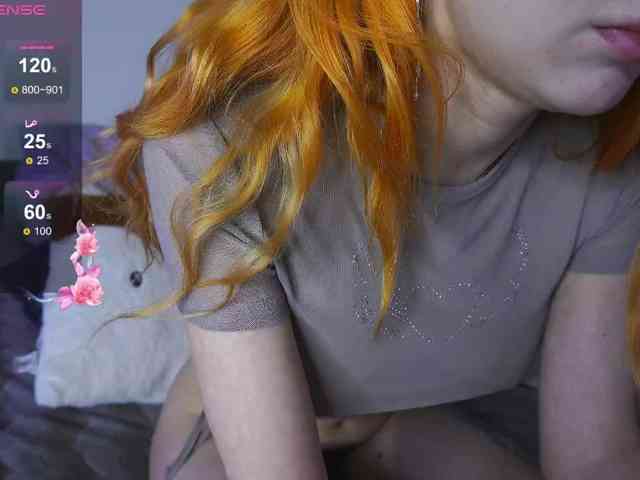 Daddyslittleslutfox webcam