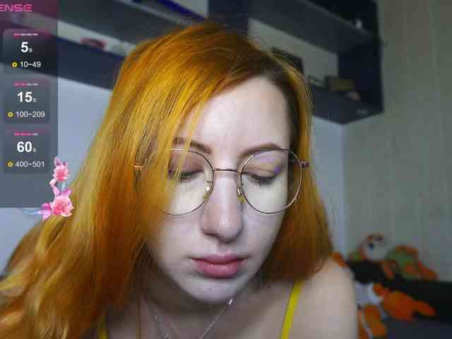 Daddyslittleslutfox webcam