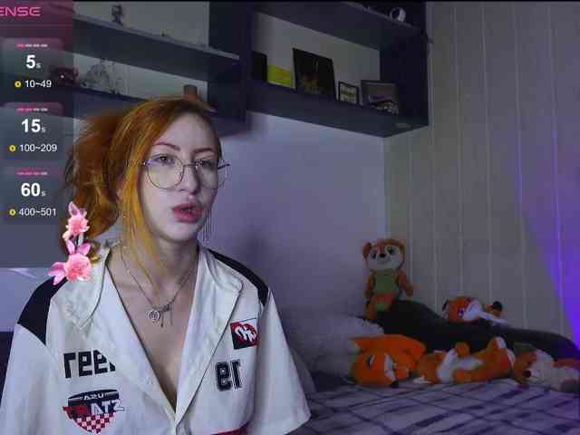 Daddyslittleslutfox webcam