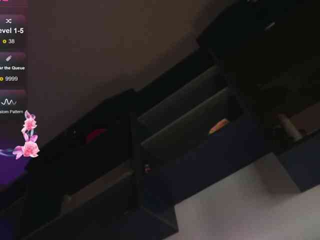 Daddyslittleslutfox webcam
