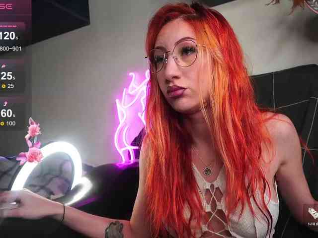 Daddyslittleslutfox webcam