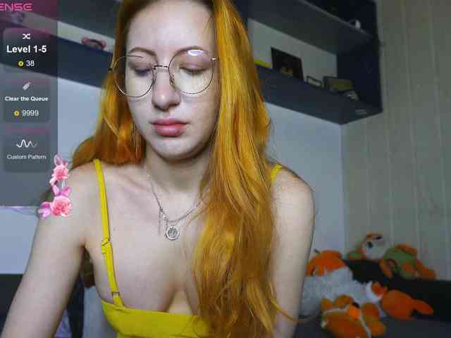 Daddyslittleslutfox webcam