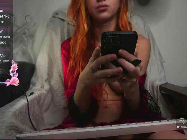 Daddyslittleslutfox webcam