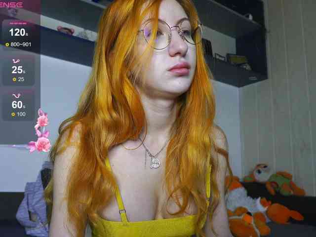 Daddyslittleslutfox webcam