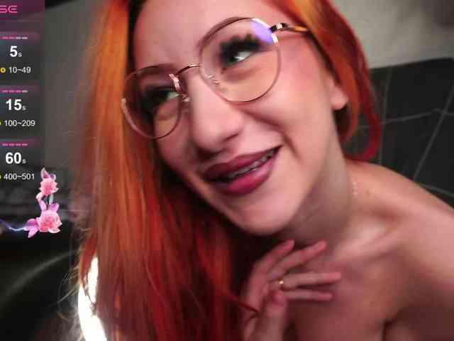 Daddyslittleslutfox webcam