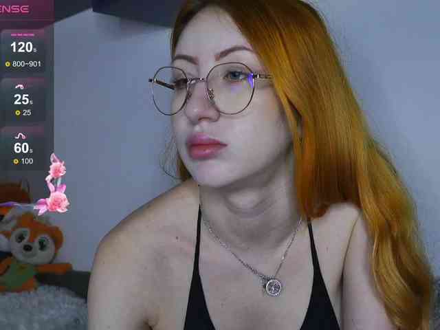 Daddyslittleslutfox webcam