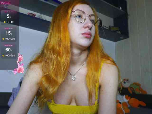 Daddyslittleslutfox webcam