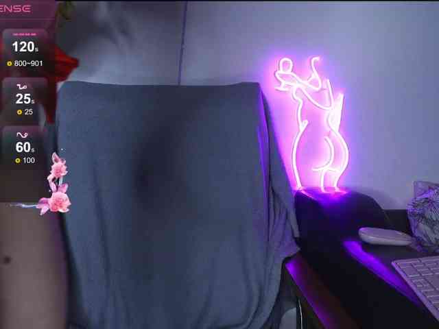 Daddyslittleslutfox webcam