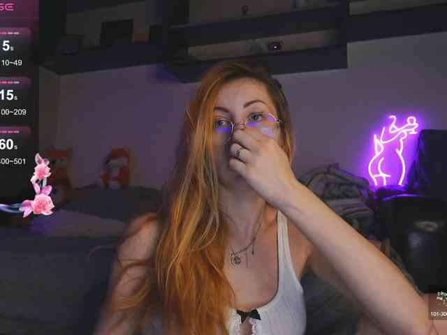 Daddyslittleslutfox webcam