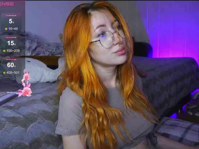 Daddyslittleslutfox webcam