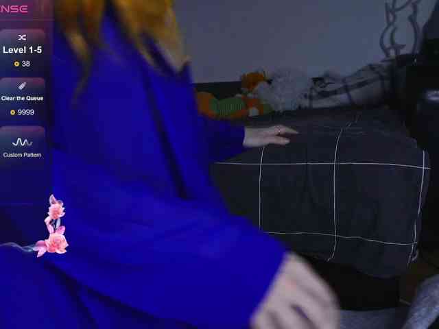 Daddyslittleslutfox webcam